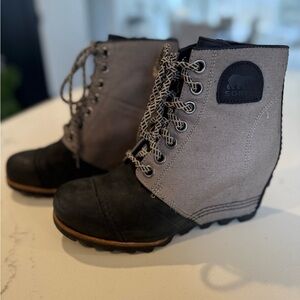 Sorel Two-Tone Lace-Up Wedge Boots in Gray and Black